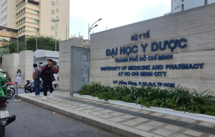 ĐH Y Dược TPHCM vừa công bố danh sách 315 thí sinh phải cung cấp minh chứng các chứng chỉ IELTS, SAT, TOEFL gửi về trường.
