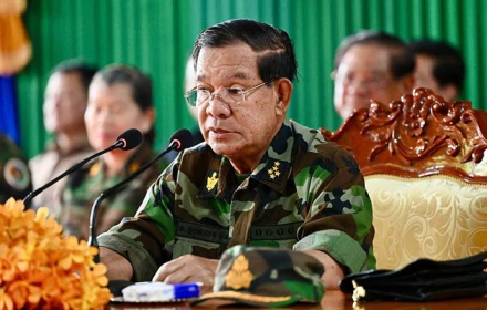Hun Sen khẳng định không có tranh giành quyền lực giữa chính phủ và quân đội ở Campuchia