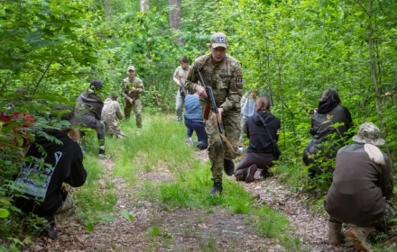 Hết gọi người về hưu nhập ngũ, giờ Ukraine  triển khai huấn luyện quân sự cho cả thiếu niên từ 14 tuổi