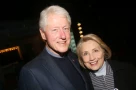 Vợ chồng cựu Tổng thống Mỹ Clinton và các cựu giám đốc FBI bị triệu tập