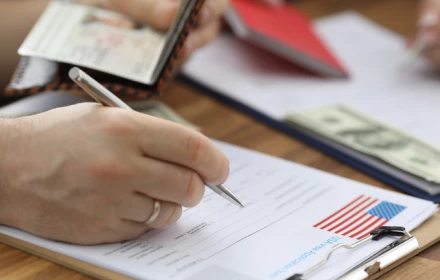 Phí visa Mỹ sẽ tăng vọt đến gần 500 triệu đồng?