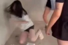 Video gây sốc ở Trung Quốc! Nữ sinh 14 tuổi bị bạn học đánh đập, dư luận phẫn nộ đòi công lý