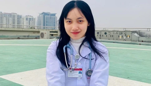 Cô gái "chục năm có một": Thủ khoa đầu vào lẫn đầu ra của Đại học Y Hà Nội