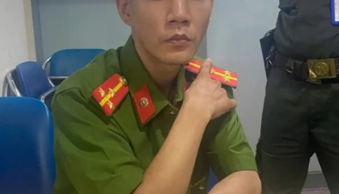 Tạm giữ nam thanh niên giả danh công an, mặc quân phục vào sân bay Đà Nẵng