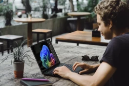 Chiếc ThinkPad đầu tiên dùng chip Snapdragon X Elite: Màn hình OLED, đủ món "ăn chơi"