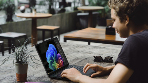 Chiếc ThinkPad đầu tiên dùng chip Snapdragon X Elite: Màn hình OLED, đủ món "ăn chơi"