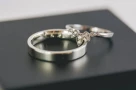 Vàng trắng có phải là vàng không? Vàng trắng được làm bằng gì?