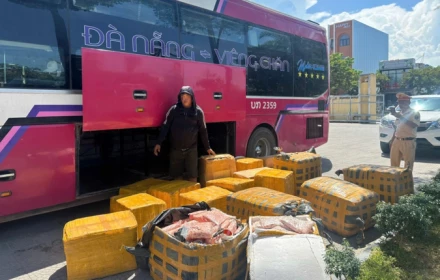 Nếu không bị bắt thì gần 1 tấn sụn chân gà bốc mùi dự kiến đưa về Đà Nẵng tiêu thụ sẽ cho người dân "lĩnh đủ"!