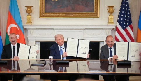Hai nước Liên Xô cũ ký tuyên bố hòa bình do Trump làm trung gian, chấm dứt 35 năm xung đột