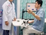Giấu mặt cả tháng trời hậu đột quỵ, diễn viên Huỳnh Anh Tuấn lần đầu lộ diện khác lạ