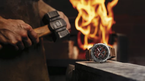 Garmin ra mắt đồng hồ bằng vỏ thép Damascus siêu bền giá 80 triệu đồng ở Việt Nam
