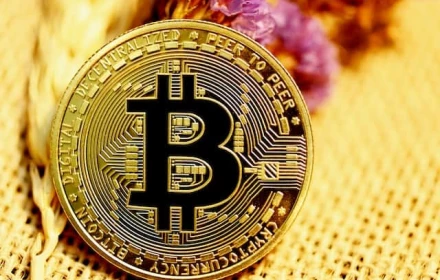 Vì sao Bitcoin xô đổ kỷ lục 124.000 USD?
