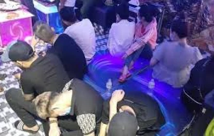 Ba cựu công an ra tòa vì 'tha' 4 người dùng ma túy trong quán karaoke