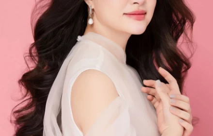 Học bá chính hiệu! Nàng ca sĩ tốt nghiệp cao học nhận được ba điểm 10 tuyệt đối từ ba GS.NSND 😳