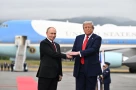 SỐC TOÀN TẬP với cách Trump đón tiếp Putin tại Alaska