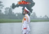 Trời mưa to vẫn dáng đứng Việt Nam