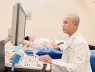Vì sao đàn ông trung niên bỗng hưng phấn như tuổi đôi mươi?