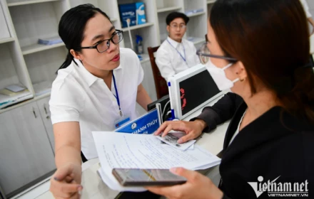 Chủ tịch xã, phường ở TPHCM được quyết định chế độ lương công chức