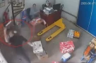 Tạm giữ đối tượng cầm dao xông vào nhà chém liên tiếp 3 người do mâu thuẫn cá nhân