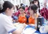 Phụ huynh và các con hồi hộp chờ điểm chuẩn đại học 2025!