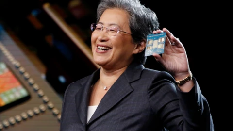 CEO AMD lên tiếng về tin đồn sáp nhập giữa Intel và AMD