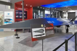 Trung Quốc bất ngờ công bố video phóng thử drone siêu thanh