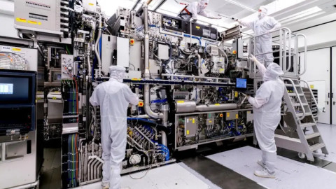 ASML tuyên bố có thể làm tê liệt từ xa các máy in thạch bản TSMC. Chuyên gia Trung Quốc nói gì?