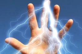 Vì sao vào mùa đông, sờ đâu cũng bị "điện giật"?