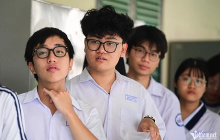Đề khó, điểm thi thấp, vì sao điểm chuẩn các trường ĐH phía Nam lại cao?