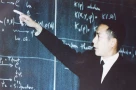 Vị tướng tình báo trong vỏ bọc giáo sư lập dị