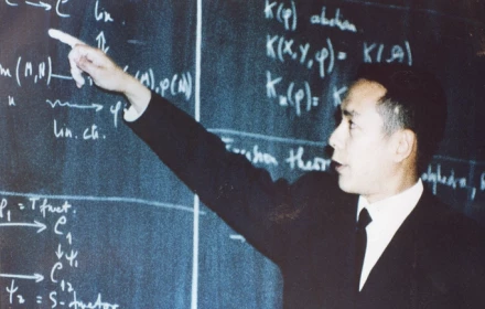 Vị tướng tình báo trong vỏ bọc giáo sư lập dị