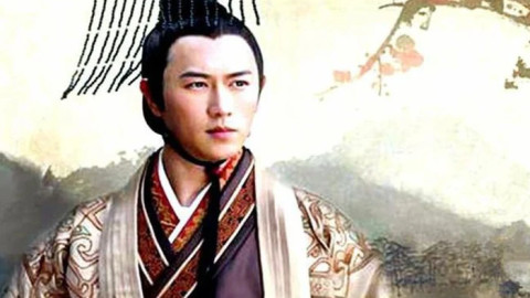 Hoàng đế đứng đầu triều Hán nhưng bủn xỉn hà tiện,  ra đường chỉ mặc quần áo rẻ tiền, thô dày