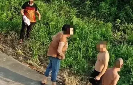Cãi nhau vì mâu thuẫn, người phụ nữ 66 tuổi ra tay khiến cả nhà hàng xóm nhập viện nguy kịch