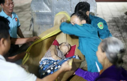 Trĩu lòng nơi sơ tán: Đêm không ngủ của người dân vùng tâm bão số 5