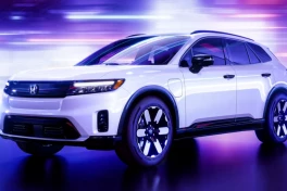 Honda từ bỏ truyền thống tự thân vận động để theo đuổi việc sáp nhập Nissan