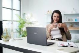 MSI ra mắt hai mẫu laptop AI mới nhất Prestige 13 & 16 AI+ Evo tại Việt Nam: nhẹ như bâng, pin “đụng nóc”
