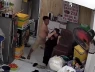 Người đàn ông đánh tới tấp cô gái ở phường Tân Bình vì mâu thuẫn trong lúc thuê nhà