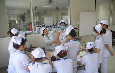 Vì sao nhiều người ngại kết hôn với một y tá?