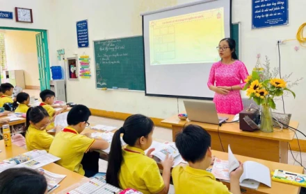 Giáo viên chuyển từ THCS xuống Tiểu học thủ tục ra sao? Xếp lương thế nào?