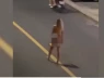 "Xốn mắt" vì cô gái nước ngoài khỏa thân đi giữa phố Nha Trang
