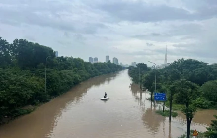 Lũ các sông đang dâng cao kèm mưa rất to, nhiều khu vực Hà Nội có thể ngập 1-3 ngày