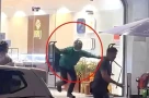 Nam thanh niên mặc áo Grab, cầm búa cướp tiệm vàng ở Đà Nẵng