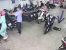 Xôn xao clip anh xăm trổ đấm cô gái nhưng cô tung cước phản vệ bất ngờ