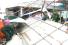 Căng mình khắc phục hậu quả bão số 5