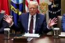Tổng thống Trump dọa cấm vận cả Nga lẫn Ukraine