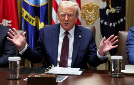 Tổng thống Trump dọa cấm vận cả Nga lẫn Ukraine