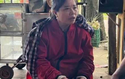 Bắt người phụ nữ hỏi mua vé số của bé trai 11 tuổi rồi lấy xấp 50 tờ vé số, bỏ chạy