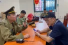 Công an Hà Nội dẹp tình trạng ‘giữ chỗ’ cho thuê ghế xem diễu binh