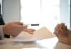 Đời thật mà ngỡ trên phim: Hơn 10.000 người bỗng dưng được xóa nợ vì công ty cho vay phá sản
