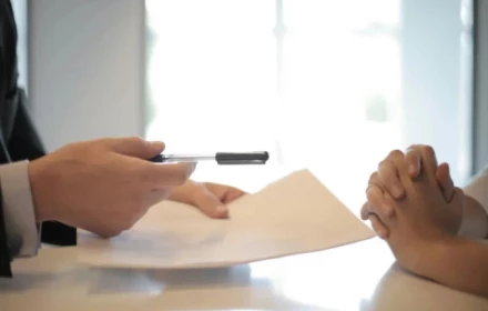 Đời thật mà ngỡ trên phim: Hơn 10.000 người bỗng dưng được xóa nợ vì công ty cho vay phá sản